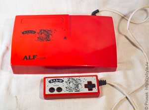 Приставка &laquo;Эльф&raquo; с джойстиком