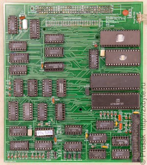 Подробное фото рабочей платы контроллера. Тут же можно посмотреть какие перемычки нужно паять для нормальной работы платы. Диод тоже нужно паять. Подойдёт любой Д9, Д311, КД521,522, 1N4148 и т.п. Конденсатор C12 можно не устанавливать вообще.