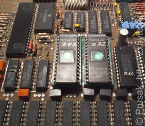 ПЗУ, установленные в розетки на плате &laquo;Байта&raquo;