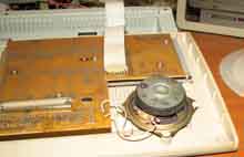 Динамик с отпаянными проводами