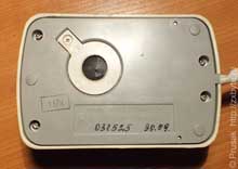 Поверженный шайтан-кирпич лежит на спине шариком кверху