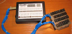 Пульт отладочного модуля. От описанного в журнале &Prime;Радио&Prime; отладочного модуля отличается наличием 16-ричной индикации шины адреса и данных