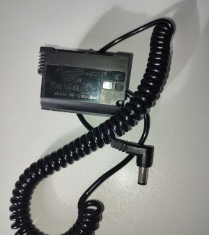 И слева и справа адаптеры EP-5B. «Но есть нюанс» Тот, что слева - не работает с Nikon Z8